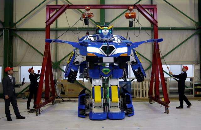 Transforming robot