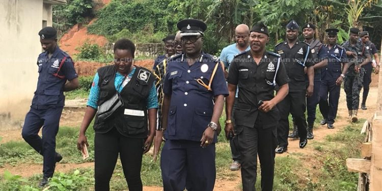Police meets family of missing girl, serves notice for DNA samples (1)