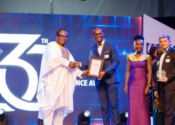 Lubricants Manager, Henry Adzewodah and Total Ghana team receiving the Award.