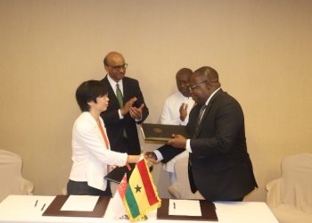 From left to right: Dr. Poh Ling Neo, Senior Director, Africa, SCE; Hon. Tharman Shanmugaratnam, Senior Minister for the Republic of Singapore; Hon. Ken Ofori-Atta, Minister for Finance; Mr. Ekow Afedzie, Acting Managing Director, GSE.