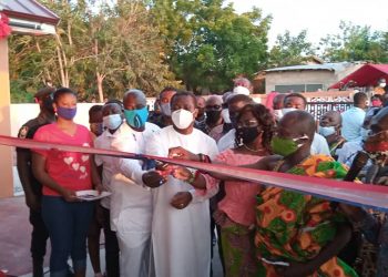 Efuttu MP, Alexander Kwamena Afenyo-Markin opening the Library,