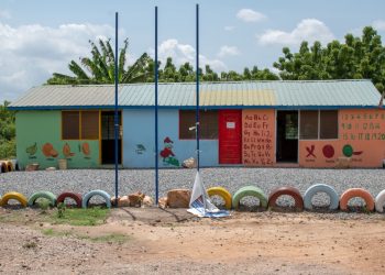 The solitary school block of a low-fee private school in Old Saasabi. Credit. Delali Adogla-Bessa.