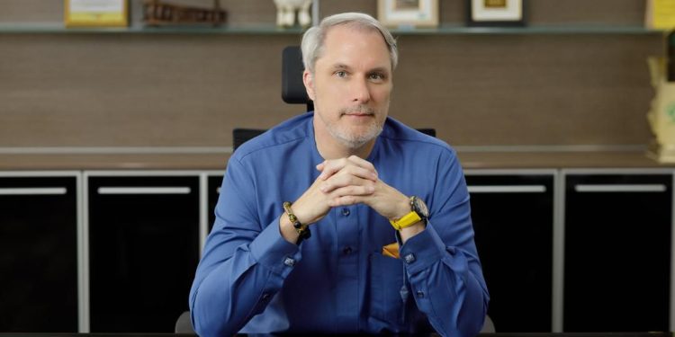 CEO of MTN Ghana, Stephen Blewett