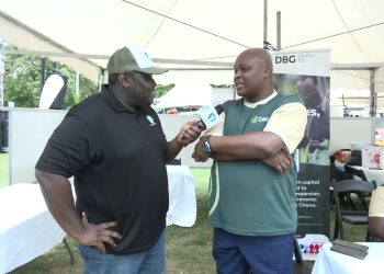 Dr. Randolph Nsor-Ambala, Chief Executive Officer of Development Bank Ghana (right)