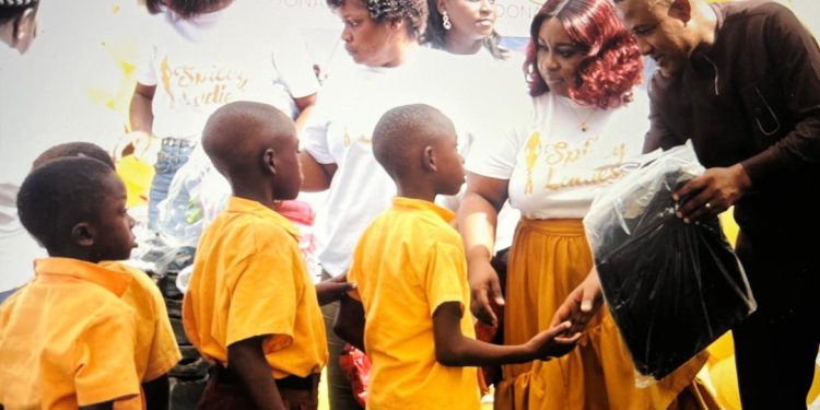 Spicy ladies donating to Klagon TWMA KG, Primary School