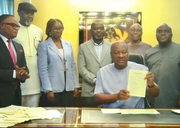 President John Dramani Mahama (m) surrounded by the Chief of Staff, Julius Debrah, Presidential Advisor Joyce Bawa Mogtari, the Attorney General, Dominic Ayine, and Legal Advisor, Marrietta Brew