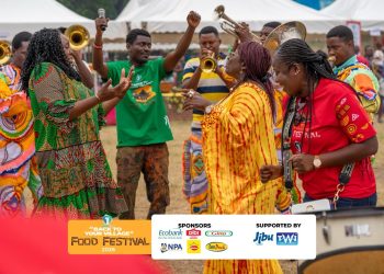 Minister of Tourism, Abla Dzifa Gomashie with some patrons