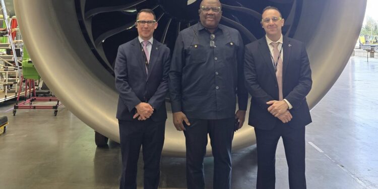 Ghana's Ambassador to the US, Victor Smith (M)