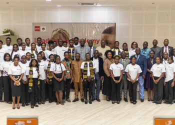 Executives of ACCA Leadership Academy and students in a group photo at the event.