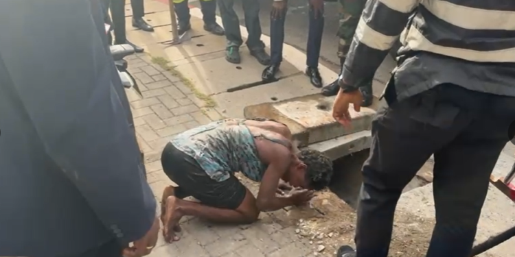 Woman rescued from the drain near Afrikiko