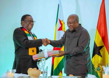 President of Zimbabwe, Emmerson Mnangagwa, (L), President John Dramani Mahama (R)
