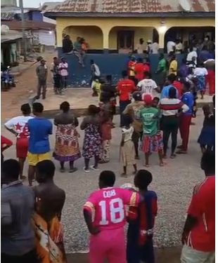 Youth members of the community besiege the police station