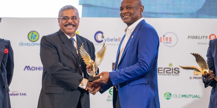 Mr Baibhav Biswas (left), receives the CEO of the Year – Agribusiness Award, from the Chairman of the 2026 Summit, Togbe Afede XIV, Agbogbomefia of the Asogli State and former President of the National House of Chiefs