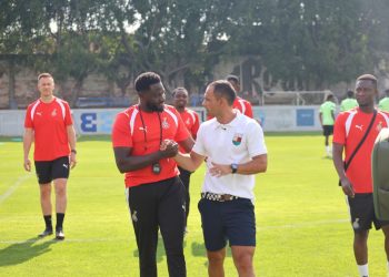 Assistant coach Desmond Offei(left)