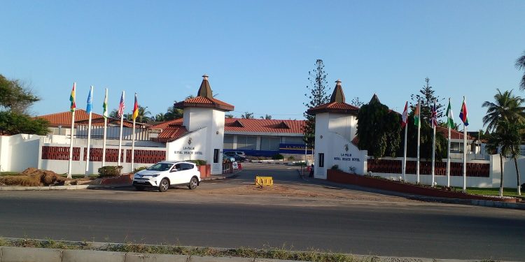 La-Palm Royal Beach Hotel_