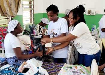 Philanthropist and Antenatal Care  advocate, Mrs Safia Ayivor donating some items