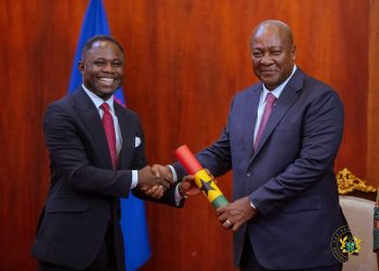 From the left: Minister for Health Kwabena Mintah Akandoh and President John Dramani Mahama