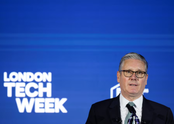 British Prime Minister Keir Starmer delivers a speech at London Tech Week on government plans to use technology to boost growth, in London, Britain, June 8, 2026. REUTERS/Isabel Infantes/Pool Purchase Licensing Rights