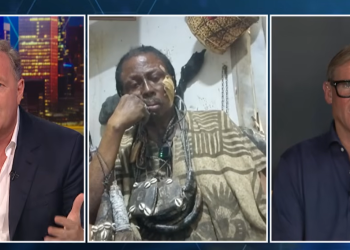 Nana Kwaku Bonsam  (middle)
