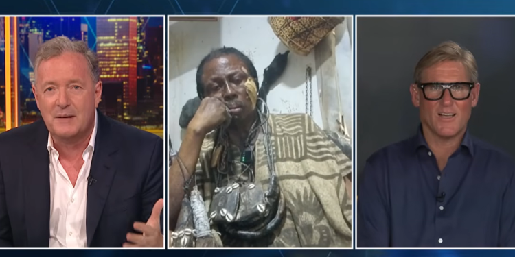 Nana Kwaku Bonsam  (middle)