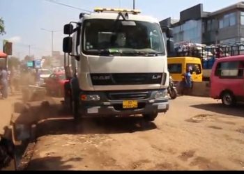Vacuum sweeper trucks