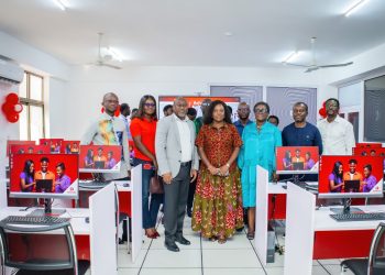 Telecel Ghana hands over the renovated and equipped 42-unit IT lab to the University of Ghana.