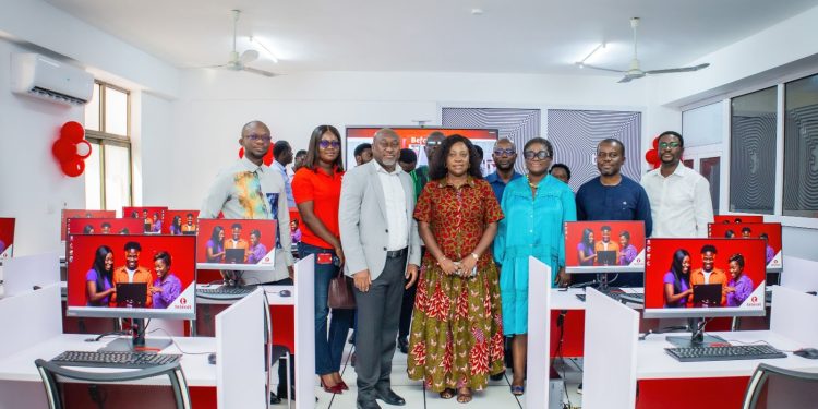 Telecel Ghana hands over the renovated and equipped 42-unit IT lab to the University of Ghana.